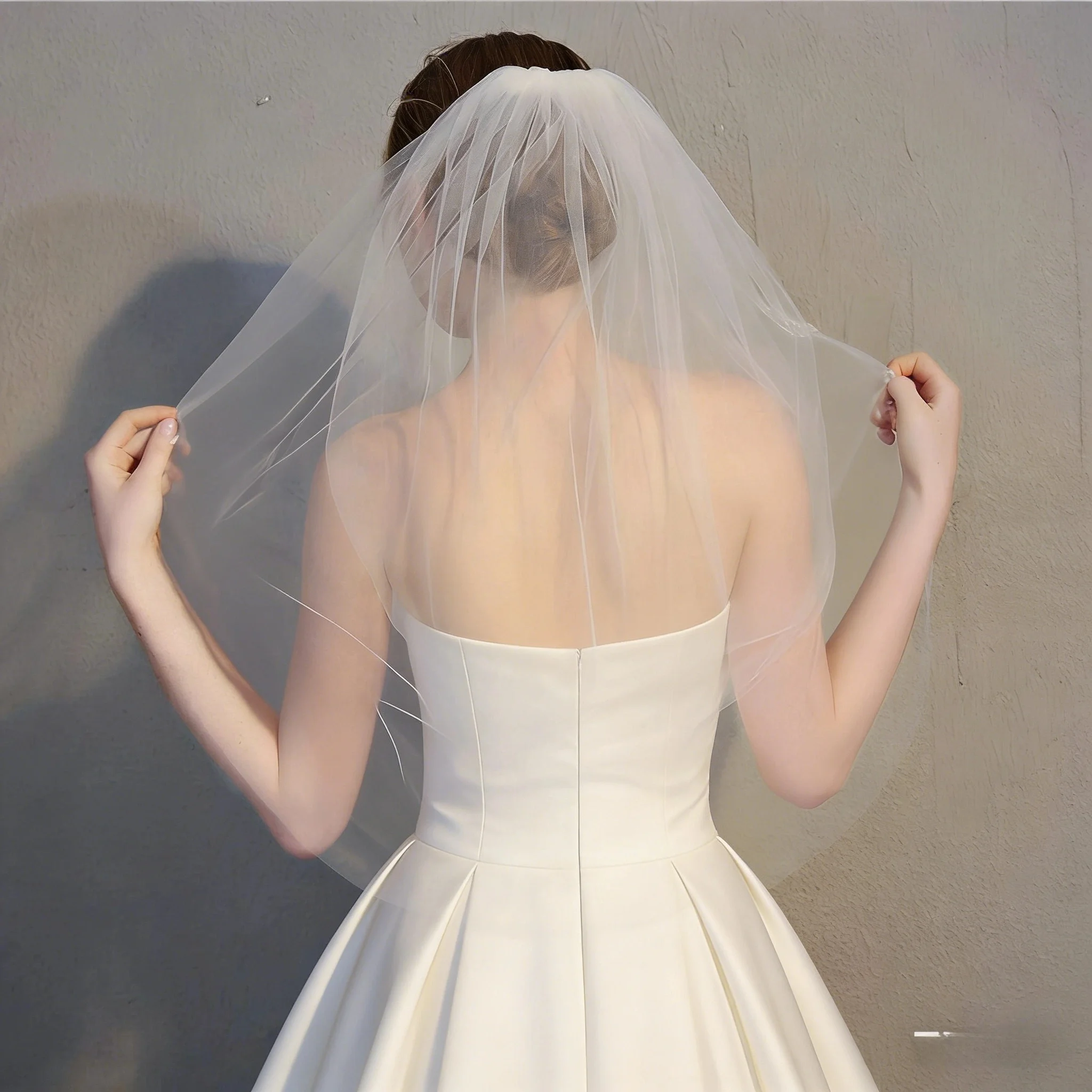 Hot Sale Bridal Wedding Veils Short 2 Tier White Tulle Blusher Veil with Comb Bride Hair Accessories for Women and Girls