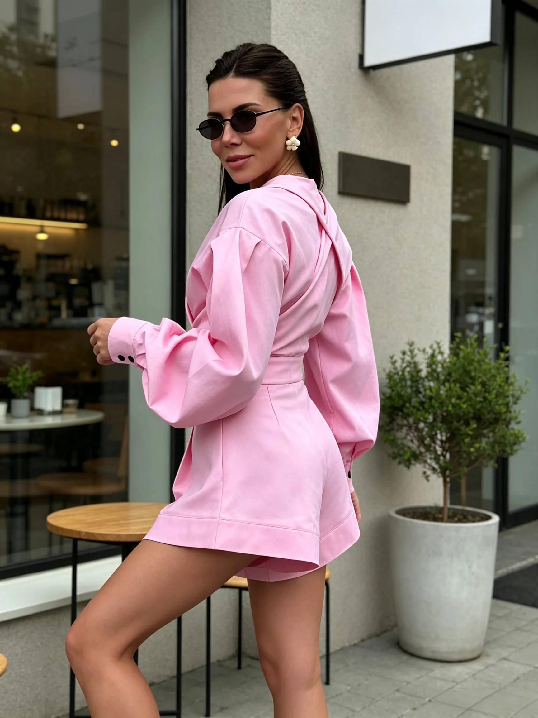 Wolfeel European and American Minimalist Two-piece Fashionable Cut Design Top and Shorts Set Suitable for Daily Street Wear
