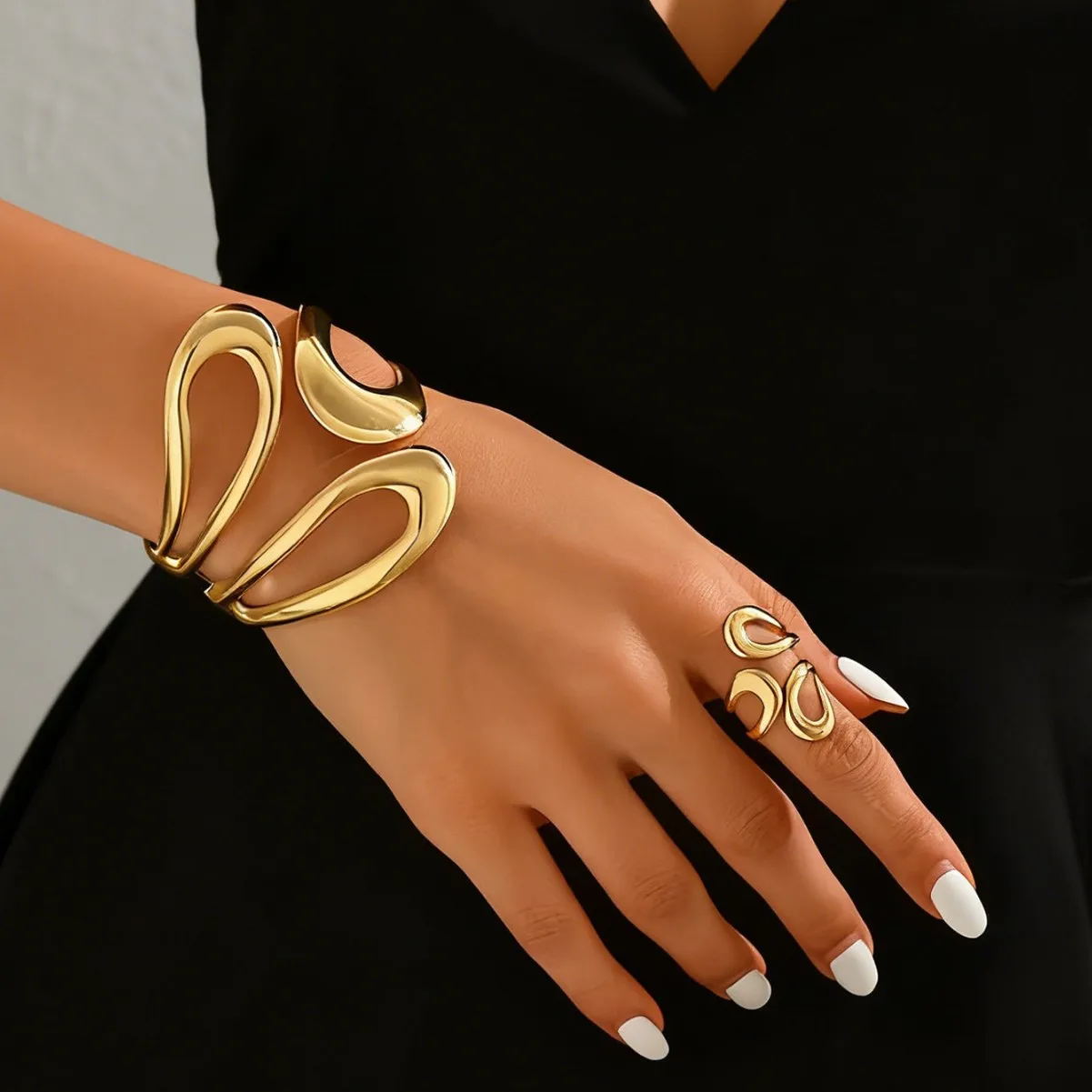 

Fashion exaggerated bracelet, personalized women's open bangle, hip-hop irregular alloy ring