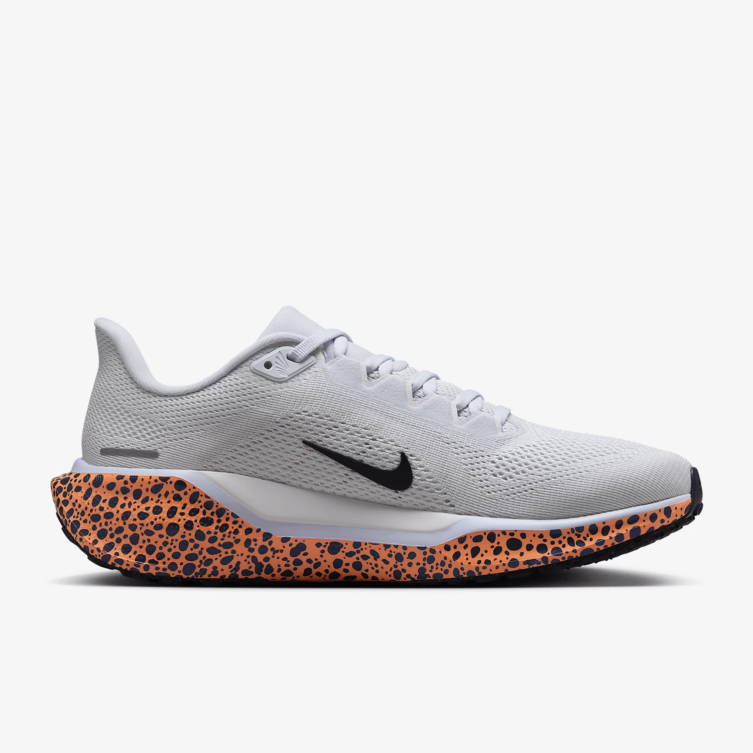 حذاء الجري Nike Official 2024 الجديد للنساء FN7678-900