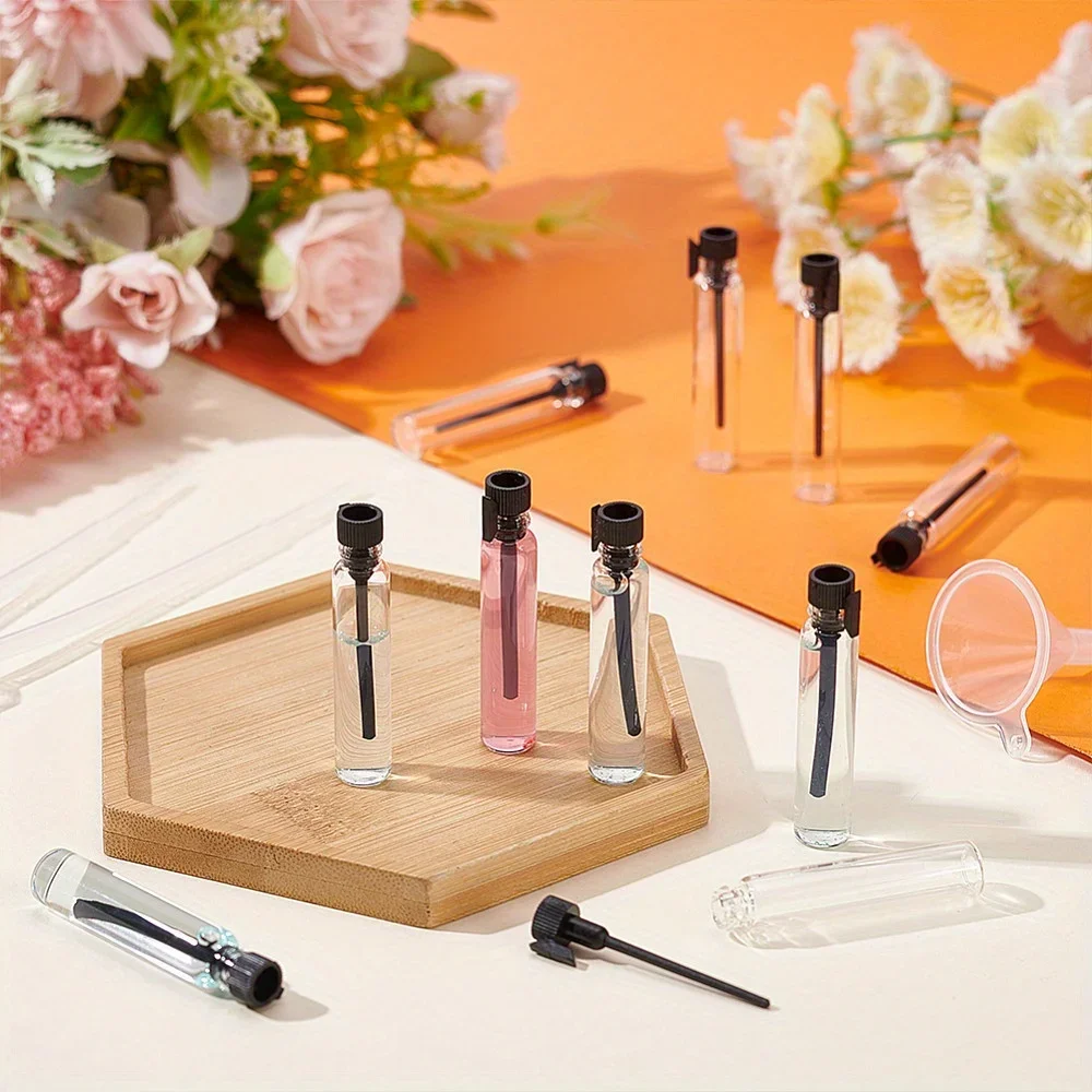 100 pezzi + 10 accessori Campione di profumo riutilizzabile in vetro da 1 ml con 100 flaconi contagocce, 10 pipette da 0,5 ml