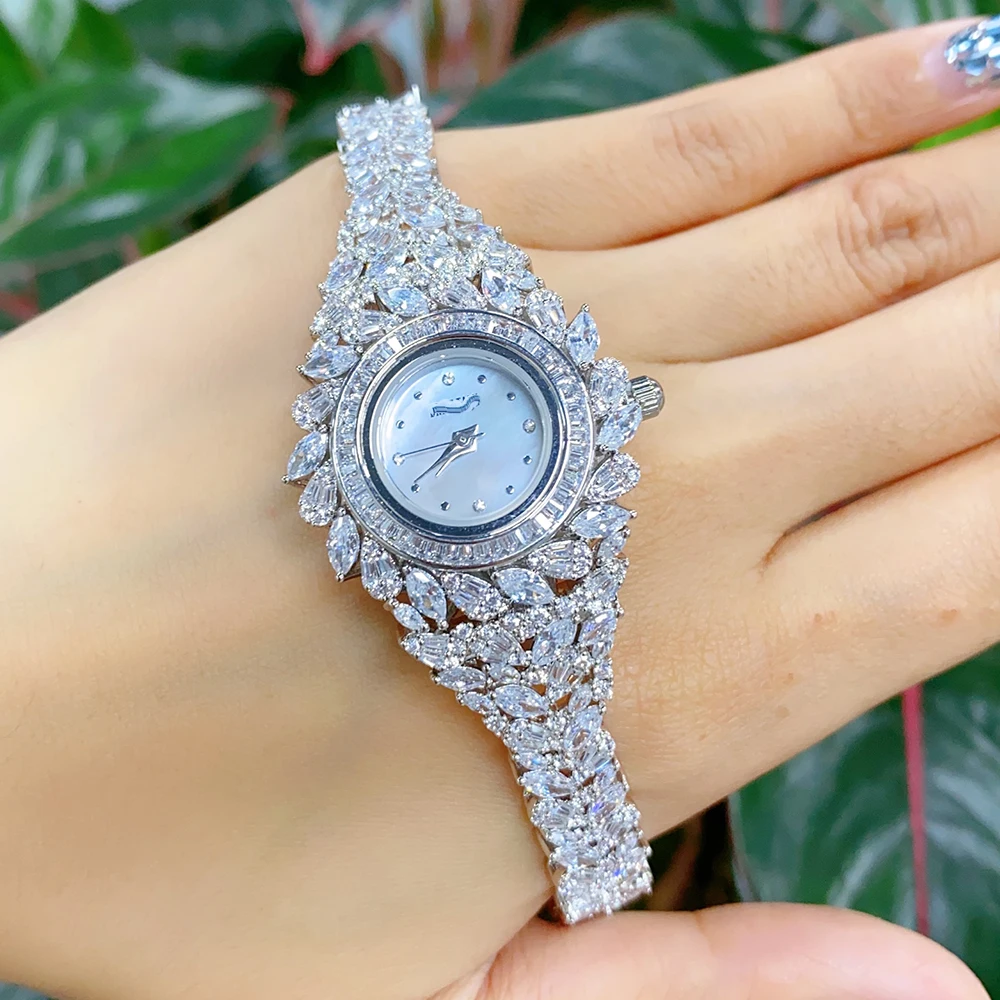 

017355 Luxury Women's Watches 19cm Cubic Zircon CZ Bracelet Watch for Lady's Wedding Party Jewelry Accessory have Watches box