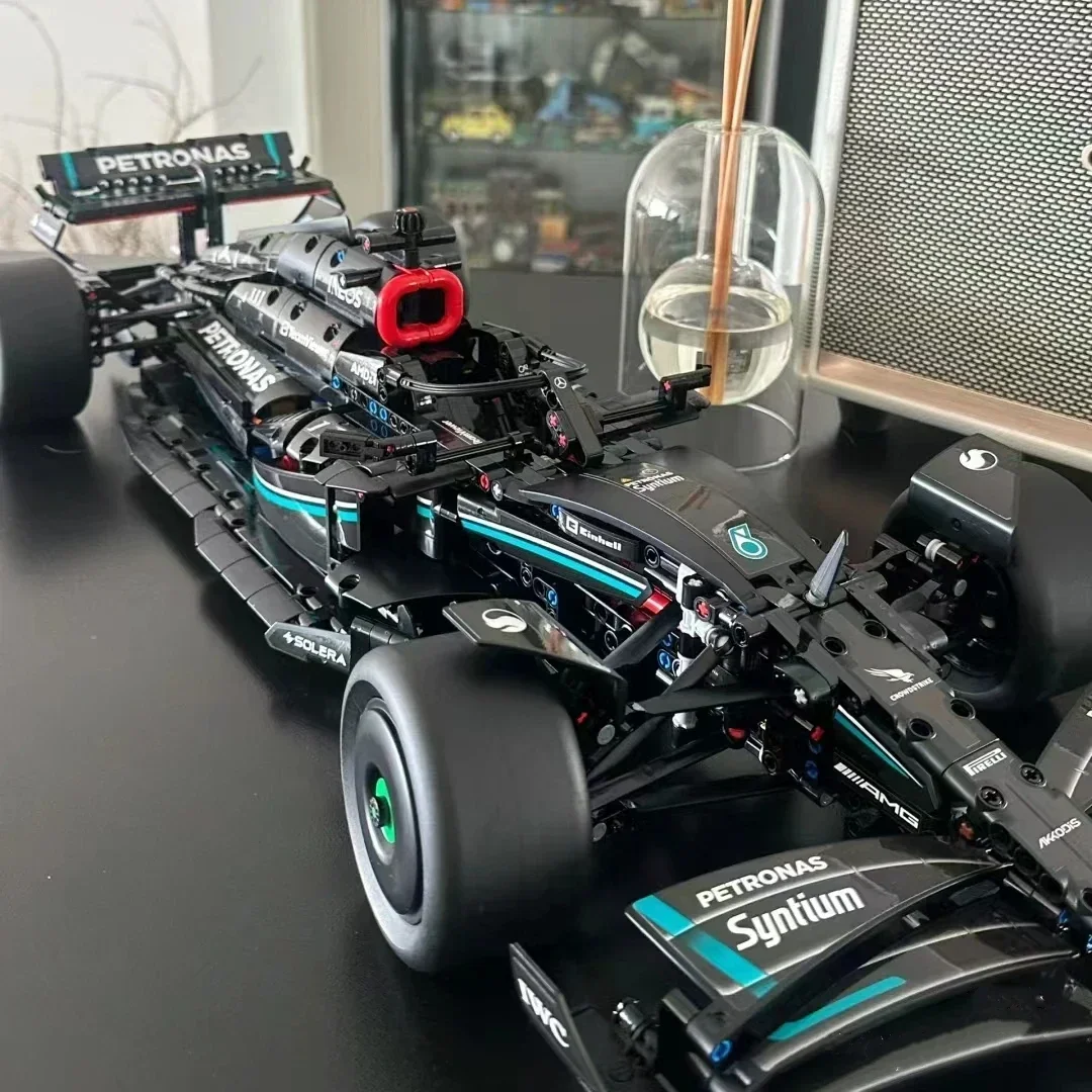 

2025 NEW IN STOCK F1W14 Performancee 1642pcs 1：8 Model Car Compatible with Building Blocks Bricks Technology Accessory AMggs