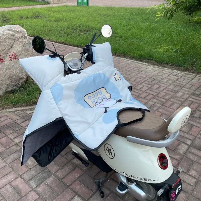 Kawaii anime Pochacco series printed motorcycle windshield Sanrio autumn and winter thickened windproof warm cover wholesale