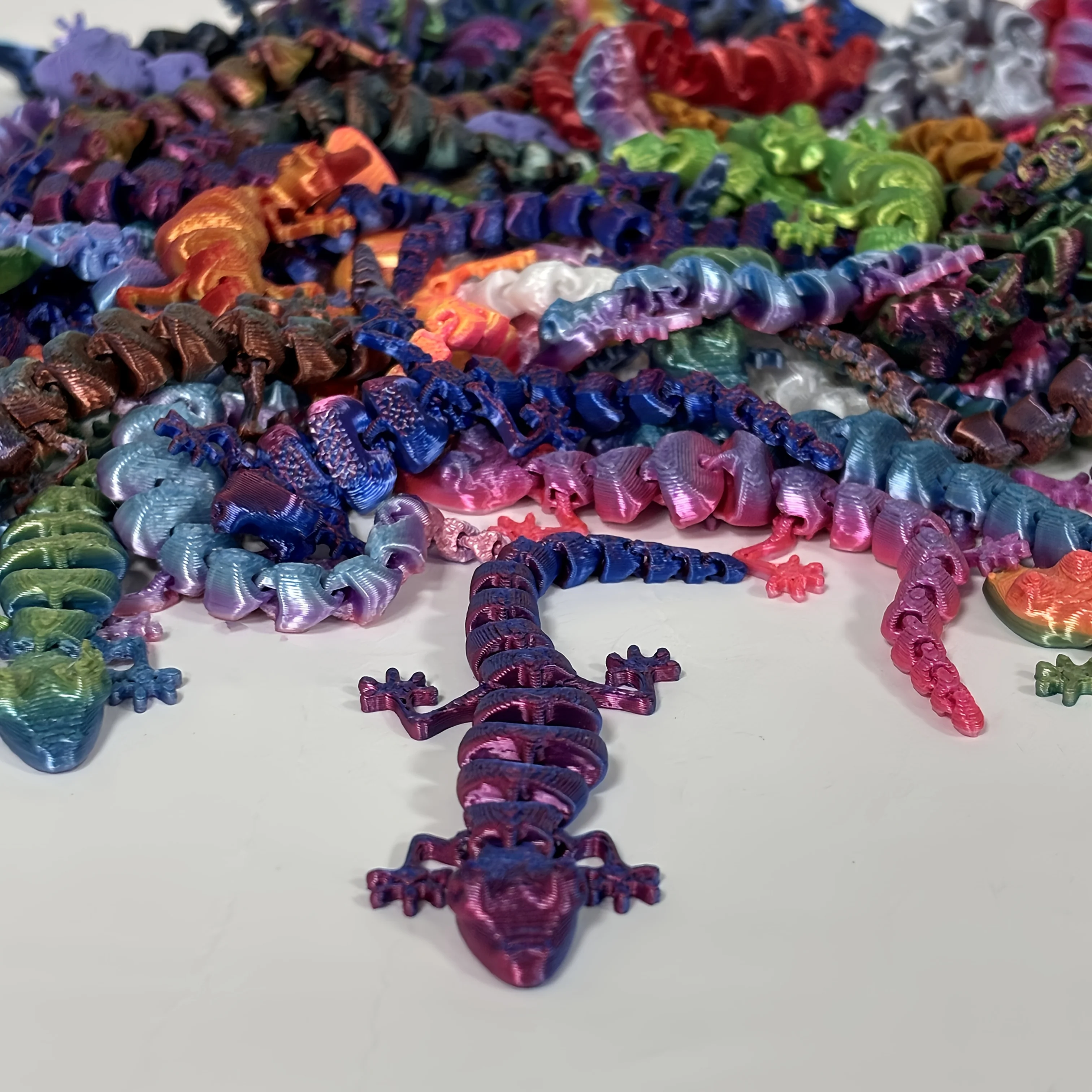 15/30 pieces - 3D Printed Random Gradient Decorated Geckos, 3D Printed Toys, Decorative Mini Statues, Handcrafted Art Home Decor image 3