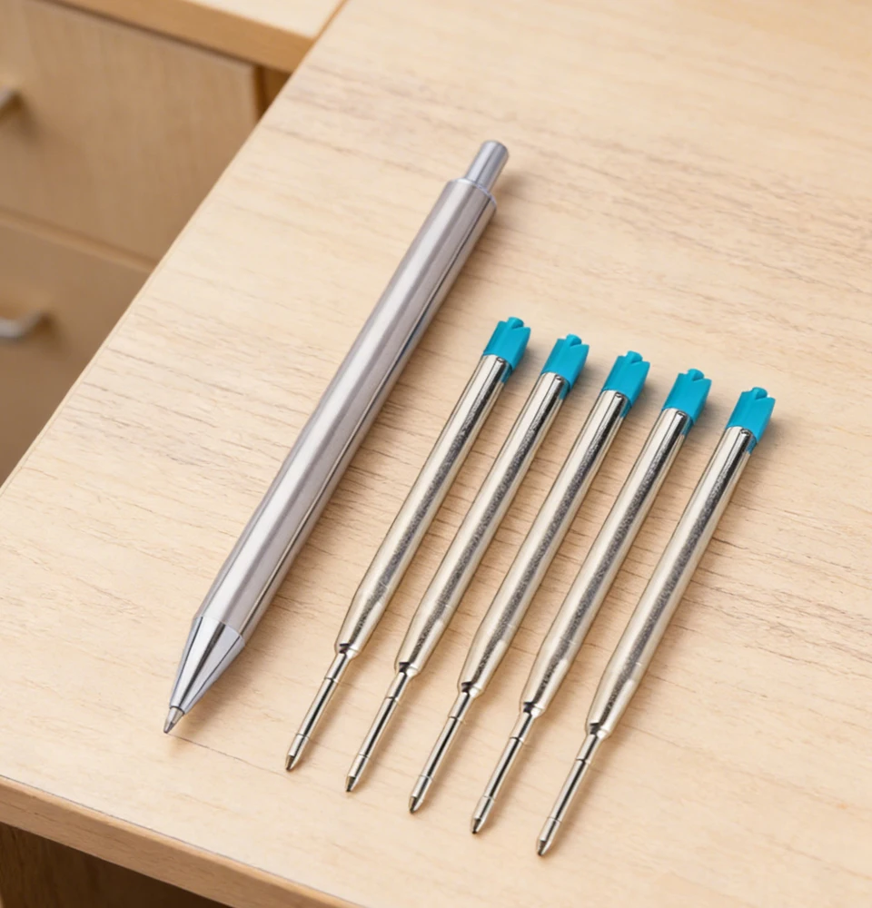 Metall-Kugelschreiber aus Edelstahl mit 6 Nachfüllungen, 0,7mm Schwarze/Blaue Tinte, Tragbarer Schreibstift für Reisen & Arbeit – Detail 5