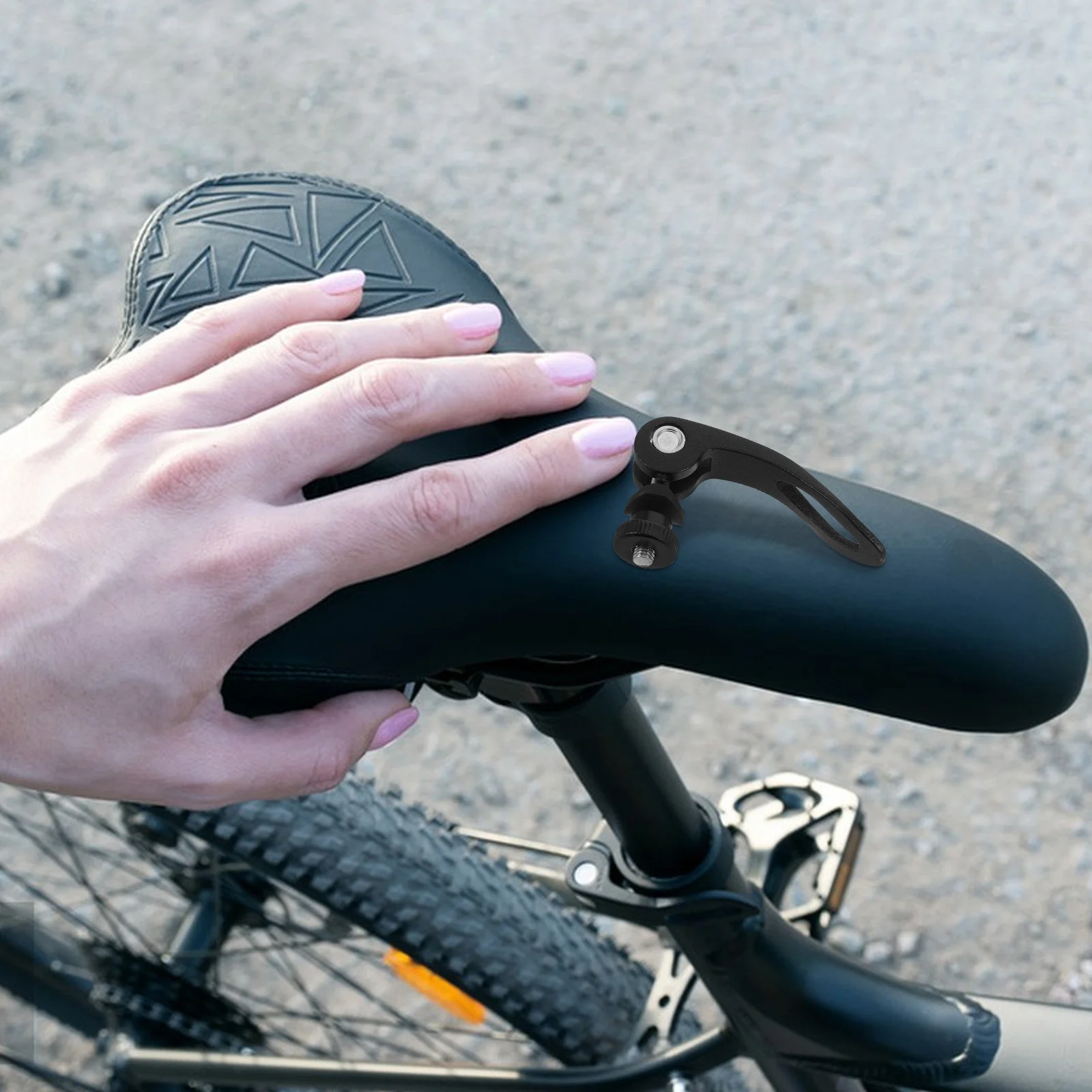 

Toyvian Quick Release Seat Post Clamp Lock for Adult Bikes Black Metal Bike Parts Tube Mount Cable Clip