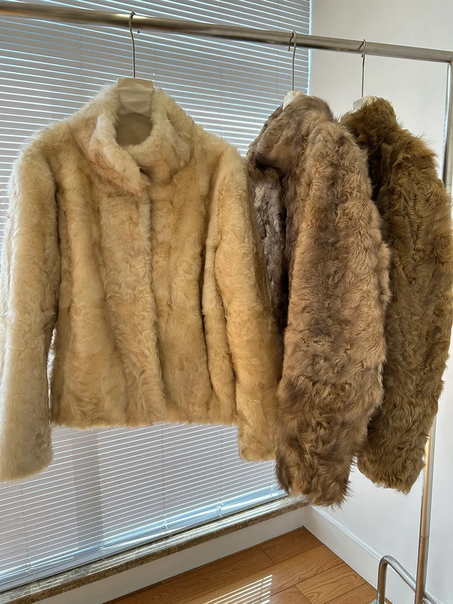 

Full-Wool Natural Wavy Lambskin Fur Coat with Integrated Fur Lining