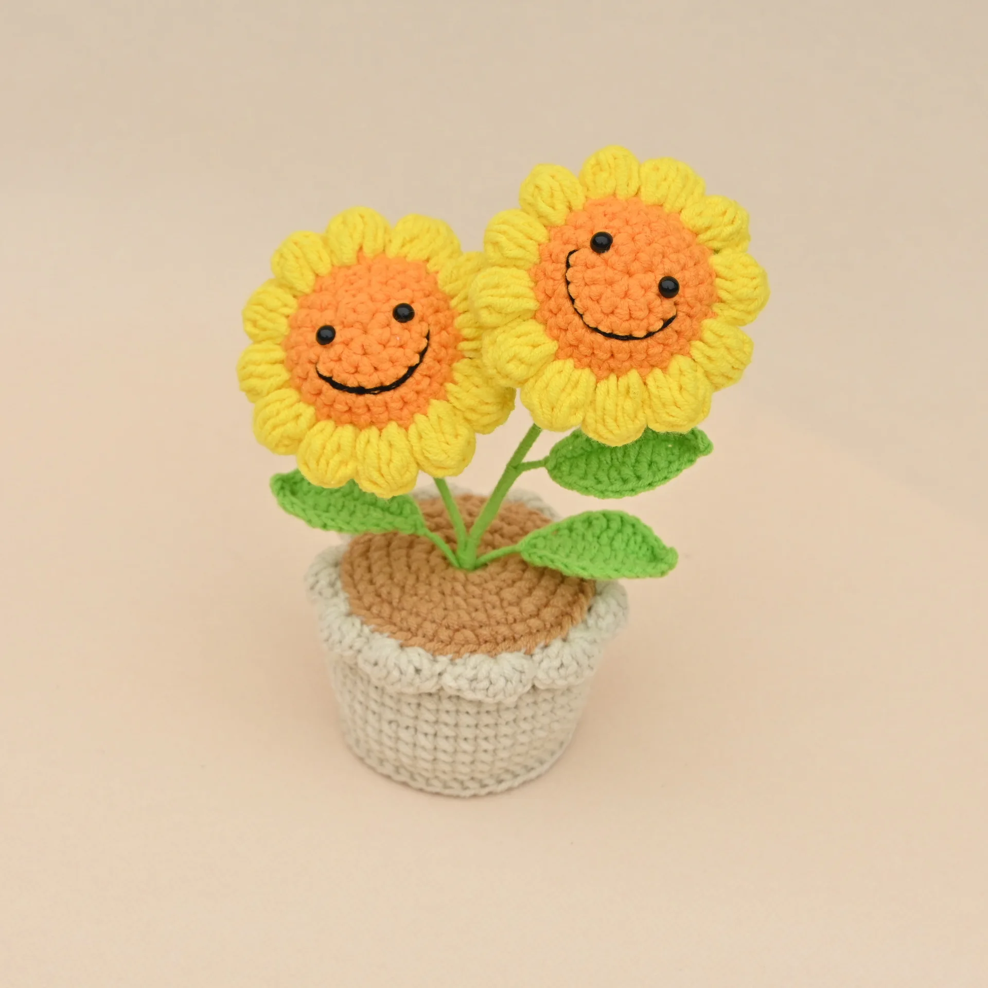 Fertig handgewebte kreative Erdbeer-Häkel-Sonnenblume im Topf, gestrickte Pflanzen, Schreibtisch-Bücherregal-Deko-Geschenk – Detail 2
