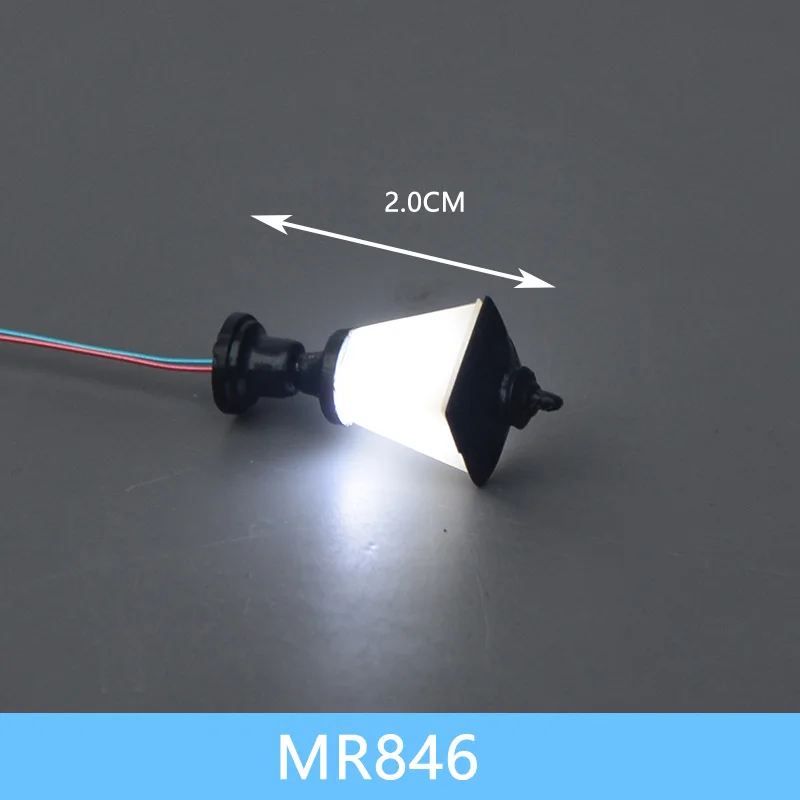 10 szt. 3V miniaturowa lampa LED świecąca trawa plastikowa zestaw modeli do składania waga 1/100 światło krajobrazu dziedziniec do oświetlenia sceny