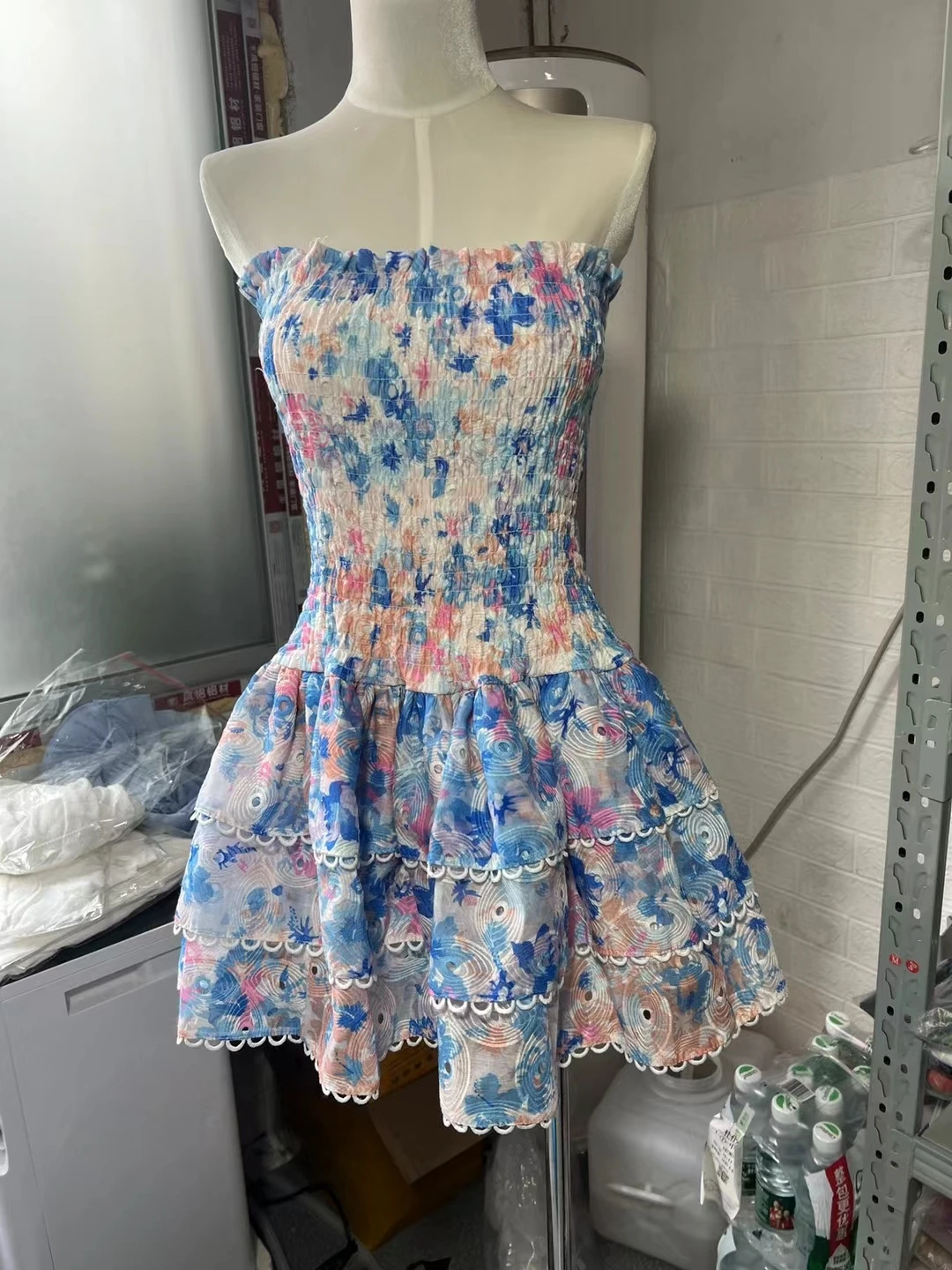 Sexy mini camadas babados Halter vestido feminino, roupas de verão, vestido curto elástico de luxo, robe de festa, bolo