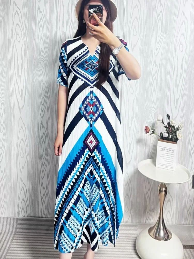 

Miyake Pleated Skirt for Women 2024 Summer New Fashion Printed High-end Casual Short-sleeved V Neck Pleated Mid-length Dress