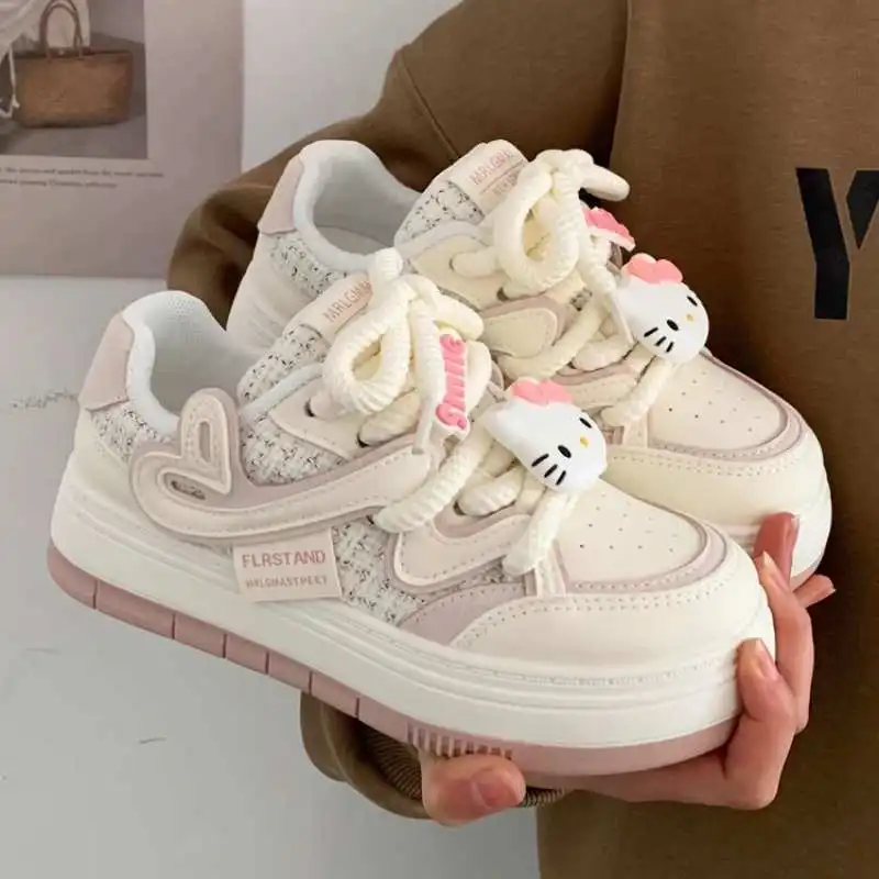 Sanrioed Hello Kitty Sneakers Kawaii Damesschoenen Mode Ademende Sportschoenen Leer Cartoon Schattig Pochacco Meisje Skateboard