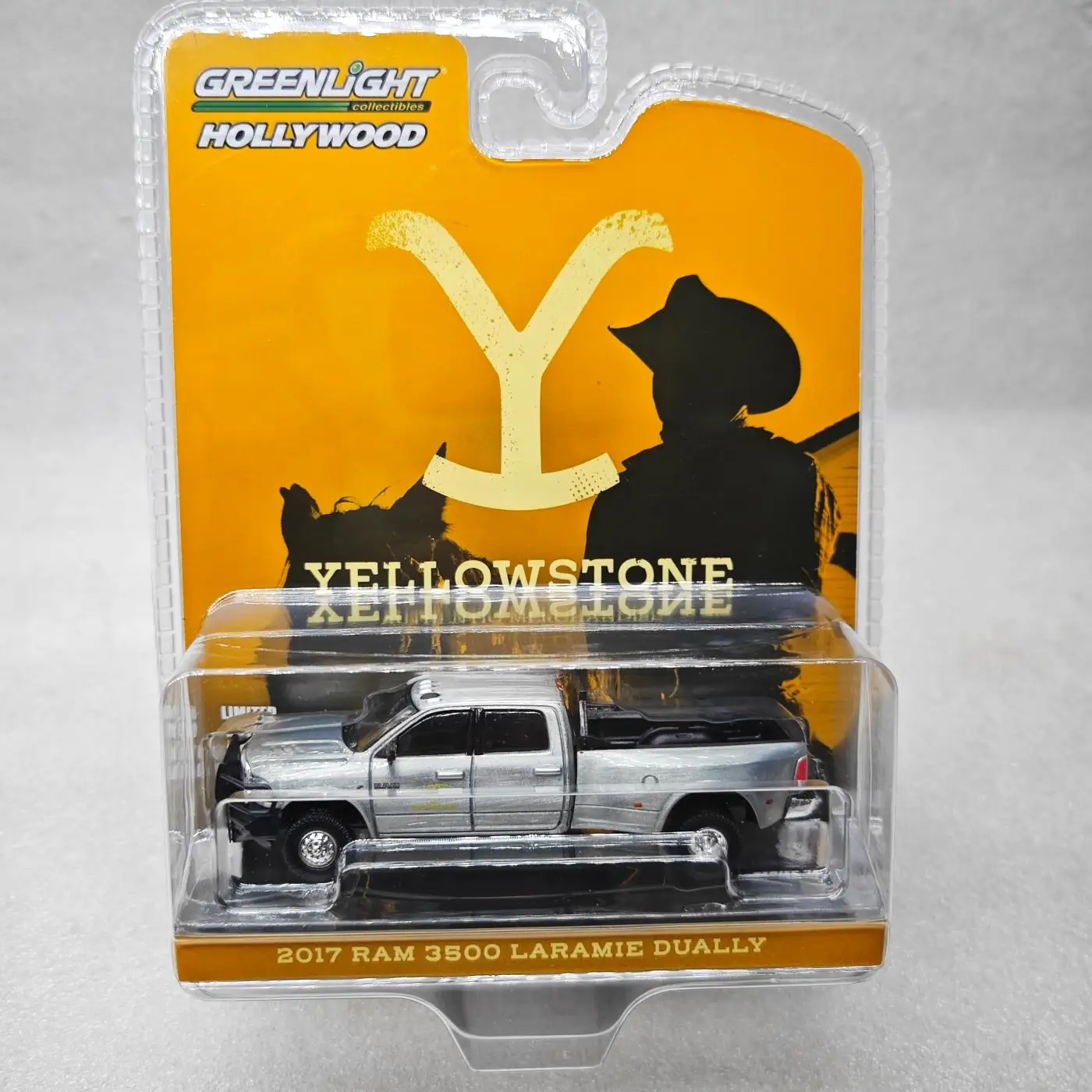 

Зеленый свет 1:64 2017 Ram 3500 Laramie Dually - Йеллоустонский национальный парк ClearcoatМиниатюрные модели автомобилей из сплава Модный воротник