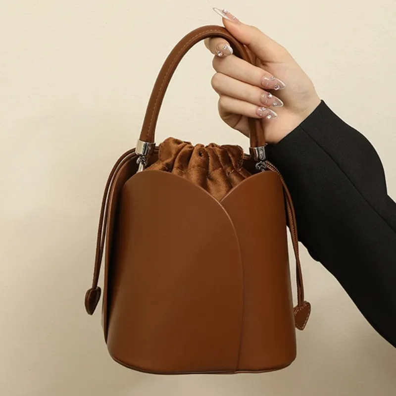 sac-a-langer-elegant-de-createur-sac-a-main-en-cuir-pour-femme-sac-fourre-tout-decontracte-et-tendance-haut-de-gamme-original-retro-bandouliere
