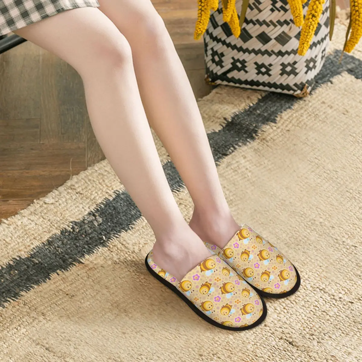Cute Bee Flower Pattern House Slippers Soft Warm Memory Foam Fluffy Slipper Custom Print Women Indoor Outdoor Shoes - view 5