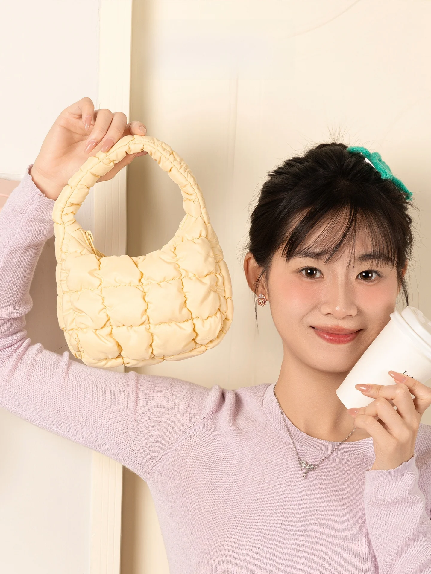 

Orange Girl Folded Cloud Handbag Women's Office Miscellaneous Handbag Cute Mobile Phone Bag Soft Plush Material Casual S...