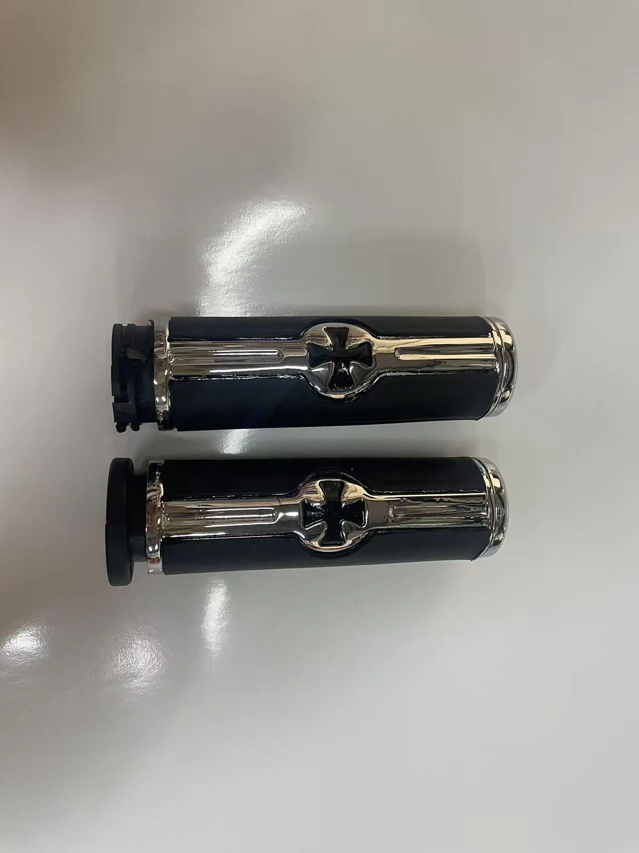 

For Harley Davidson 1996-Later VRSC XL XR Dyna Softail YAMAHA Kawasaki Classic Motorcycle Parts Skull 1" Mechanical Hand Grips