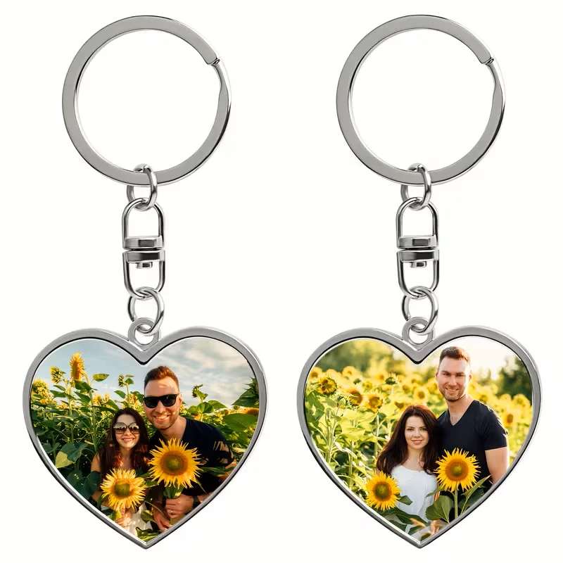 Custom heart-shaped keychain, can be personalised with a photo, suitable as a gift for girlfriend, wife, boyfriend, or family