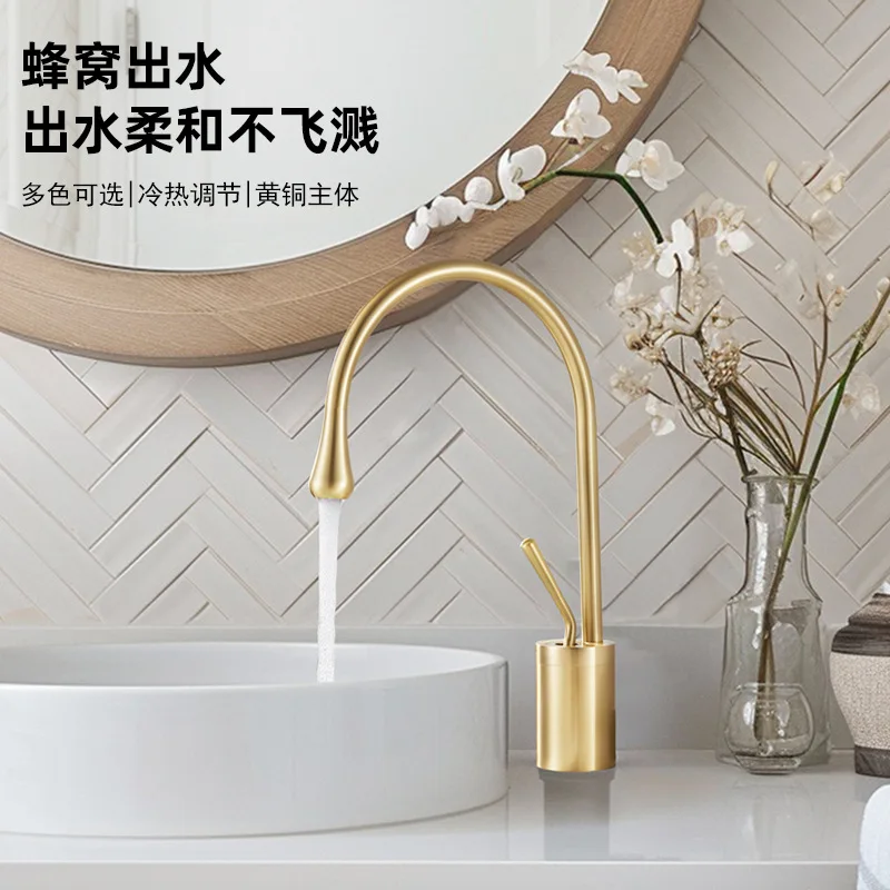 

Скандинавский простой эстетический смеситель для умывальника, горячая и холодная вода, полностью медный, черный, для умывальника, смеситель с каплей воды, повышенное вращение