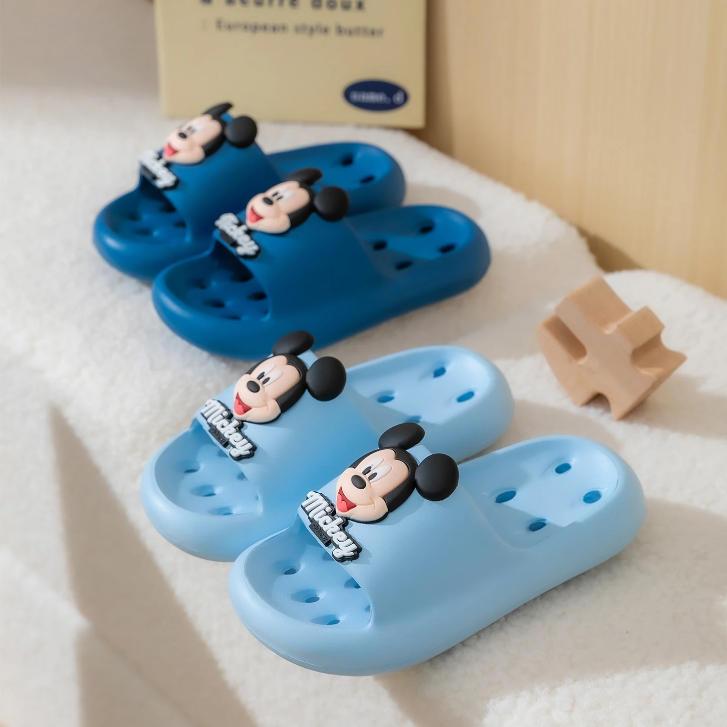 

Disney Children's Slippers Summer Boys Mickey Mouse Slipper Anti-slip Hole Kids Beach Shoes Soft Bottom Toddler Home Slipper