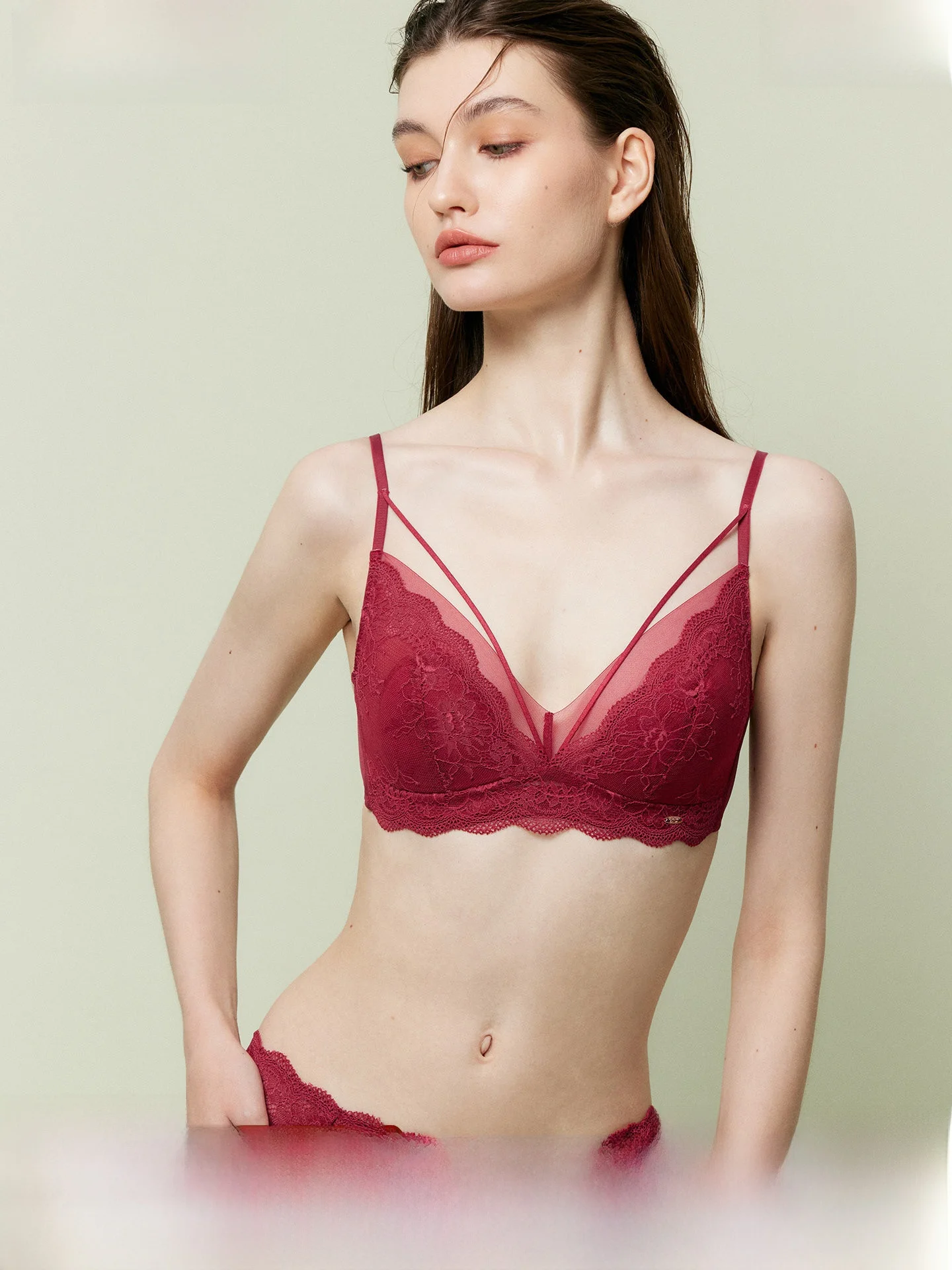 sujetador-de-encaje-rojo-sexy-ligero-y-transpirable-para-novias-ropa-interior-de-boda-para-mujer-joven-con-cuello-en-v-sin-aros-y-cierre-de-cuatro-filas