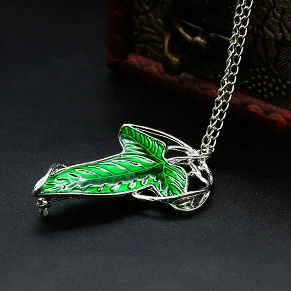 1Pcs Vintage Green Leaf Pendant Necklace The Hobbit Lord of The Rings Elven Pin Brooch Pendant Chain Necklace Jewelry Women Gift