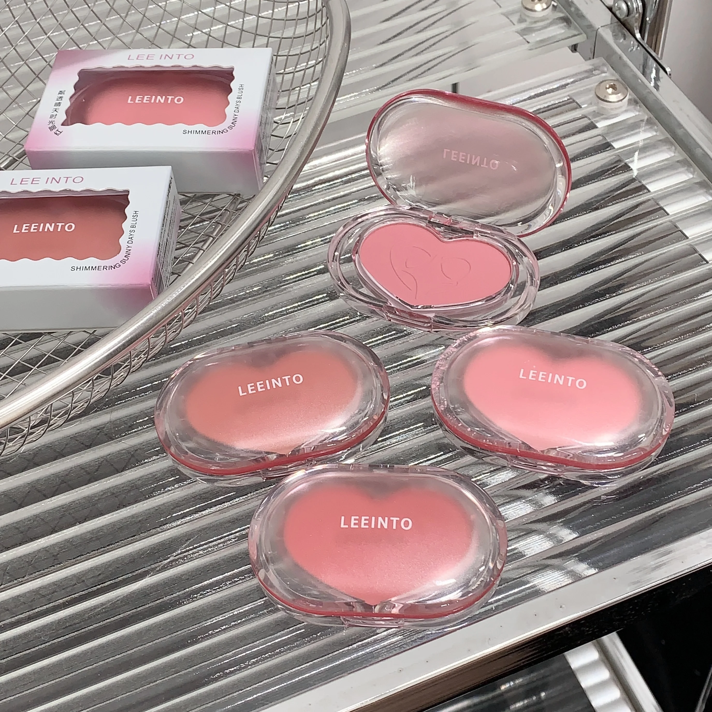 LEE INTO Blush de cor única Textura sedosa, renderização sem sensação de pó Baixa saturação, brilho fosco natural de longa duração