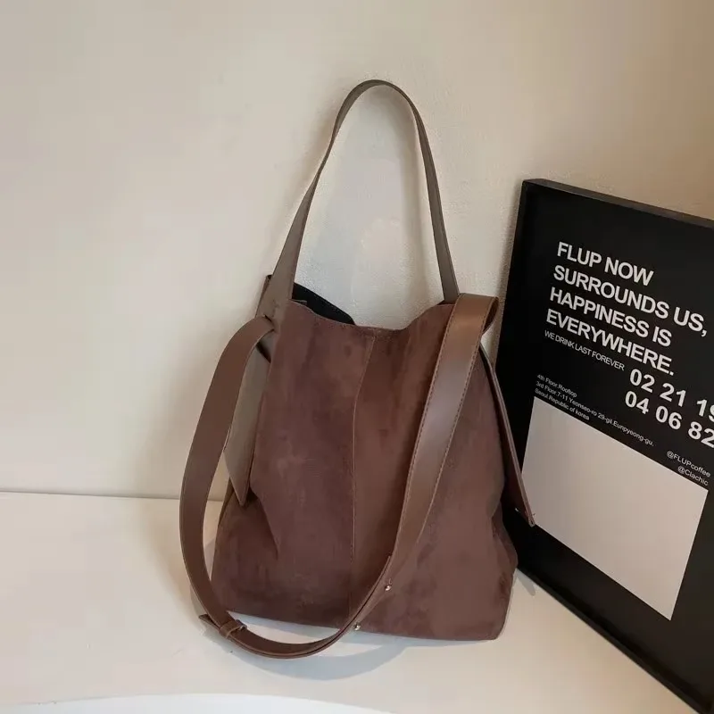 

Autumn and Winter New Styles Faux Suede Bucket Shoulder Bags Sense of Luxury Large Capacity Tote Bags for Women 2025 New Style
