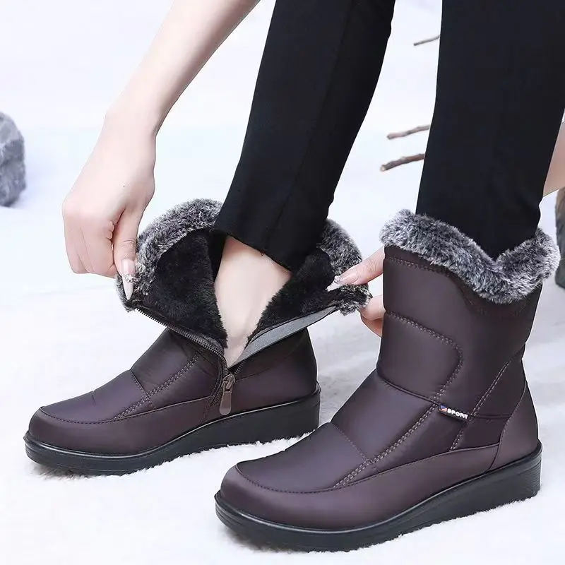

Женские высокие утолщенные зимние ботинки большого размера, новые зимние ботинки на толстой подошве, нескользящие водонепроницаемые плюшевые теплые хлопковые ботинки на плоской подошве с застежкой-молнией