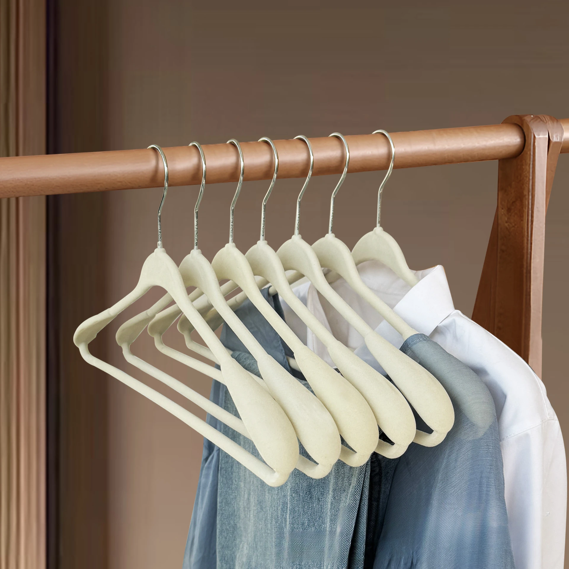 

5/10PCS Premium Velvet Hangers,Non-Slip Wide Shoulder Flocked Felt Coat Racks for Closet,Beige Suit Hanger for Clothes Organizer