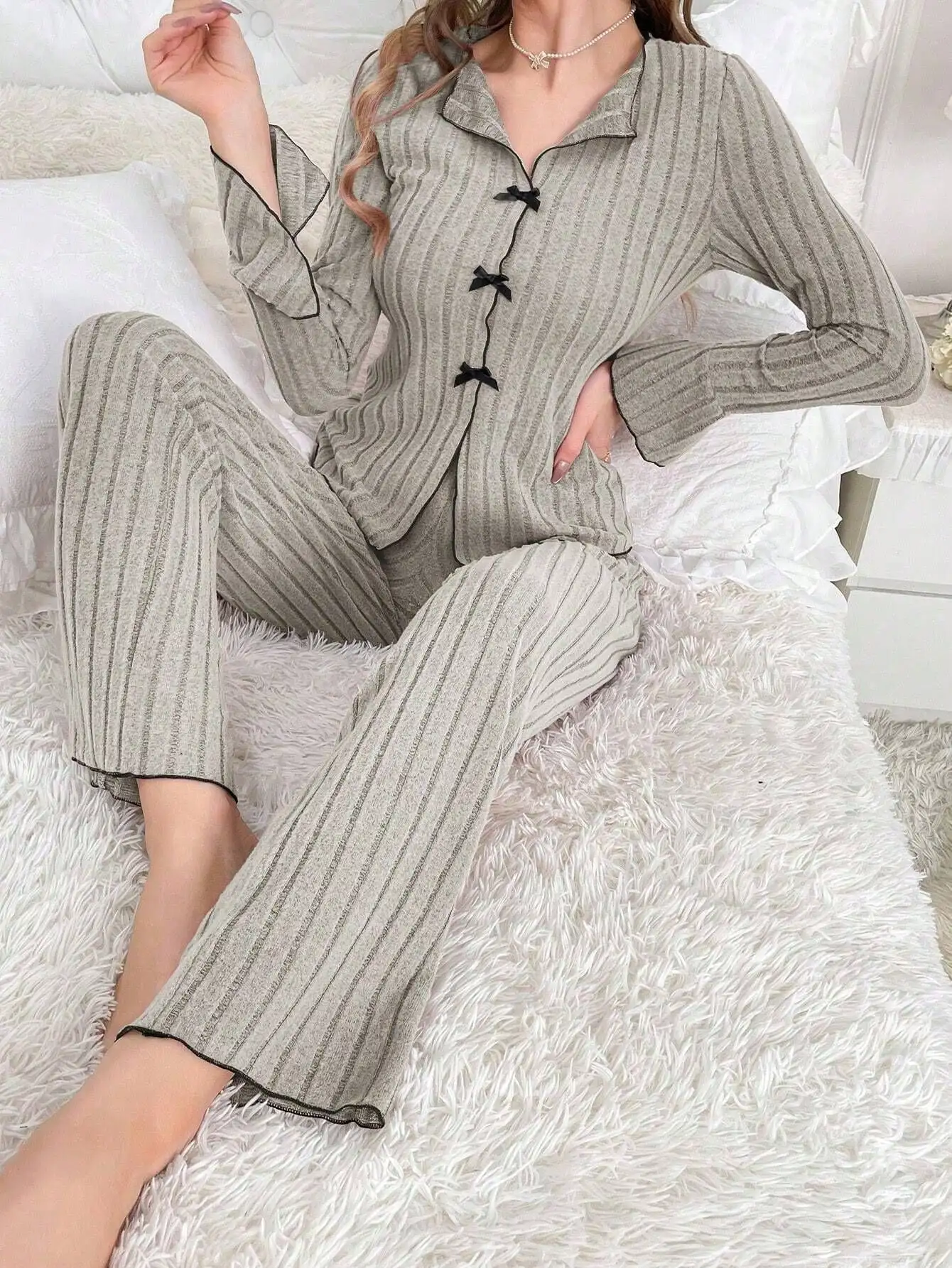 2-piece women's autumn and winter pajama set with lapel and bow, fashionable and sexy home wear set for women