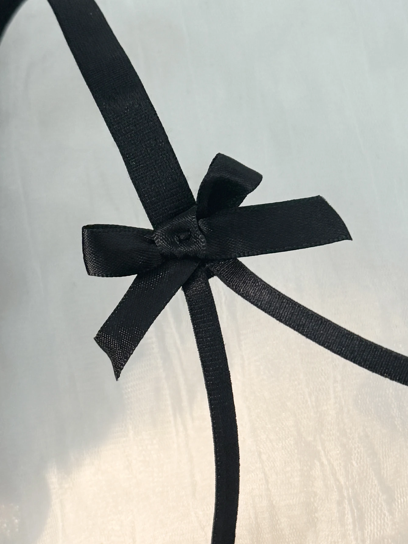 Dámský dvoudílný černý pohodlný lehký poloprůhledný spodní prádlo s mašlí ZA824057 - náhled 4