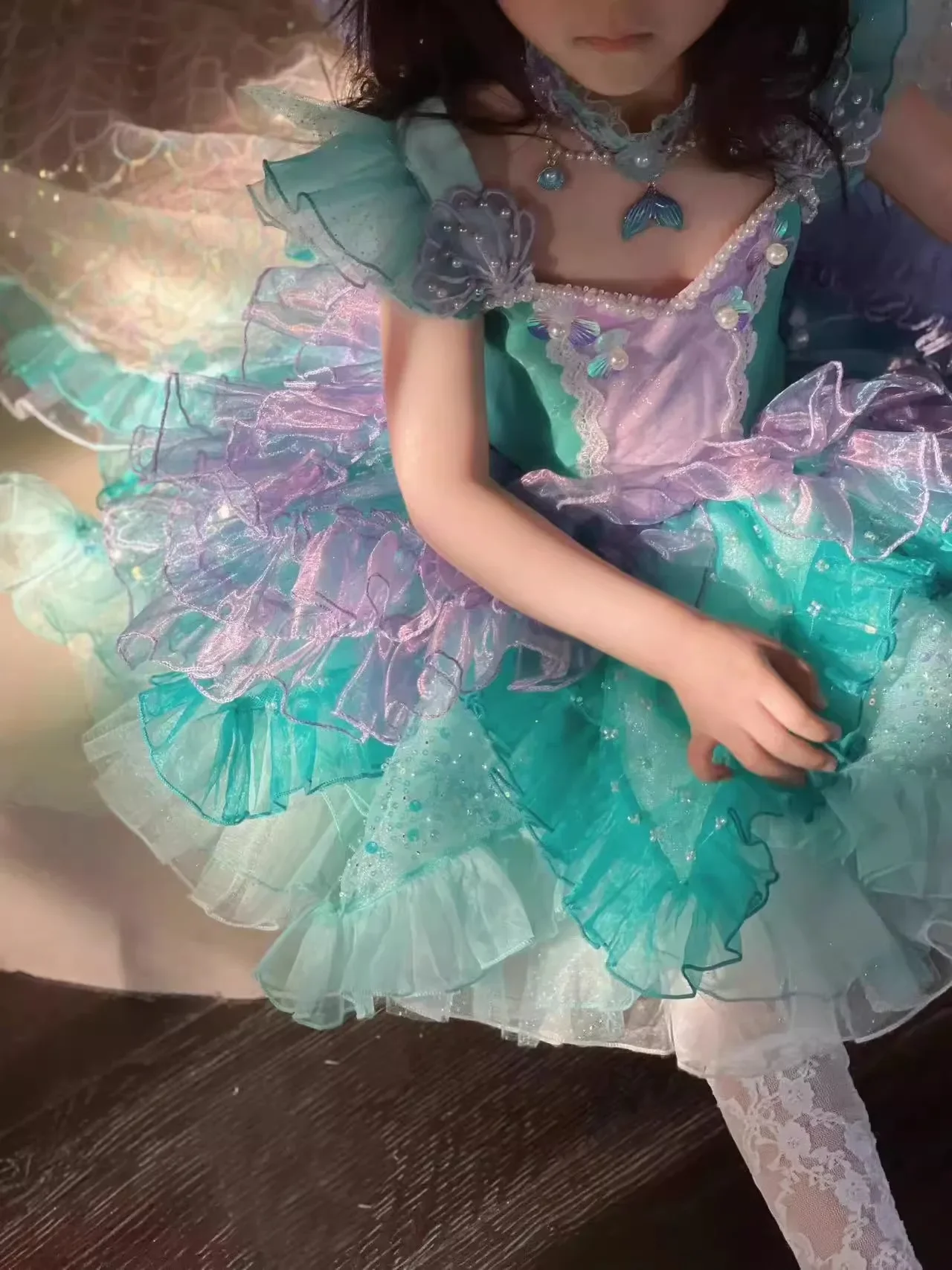 Abito da principessa per ragazze, scollo a cuore, maniche a sbuffo, volant, tulle a strati, paillettes, costume da spettacolo formale per feste