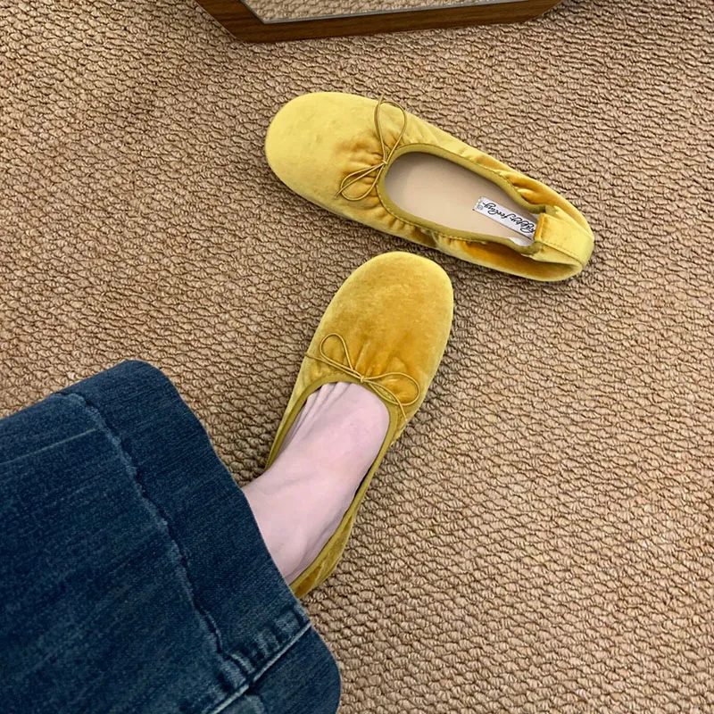 Modische, weiche Ballettschuhe aus Seide für Damen, neu im Frühjahr, lässige Slip-On-Schuhe mit Schleifenknoten für Damen. – Detail 10