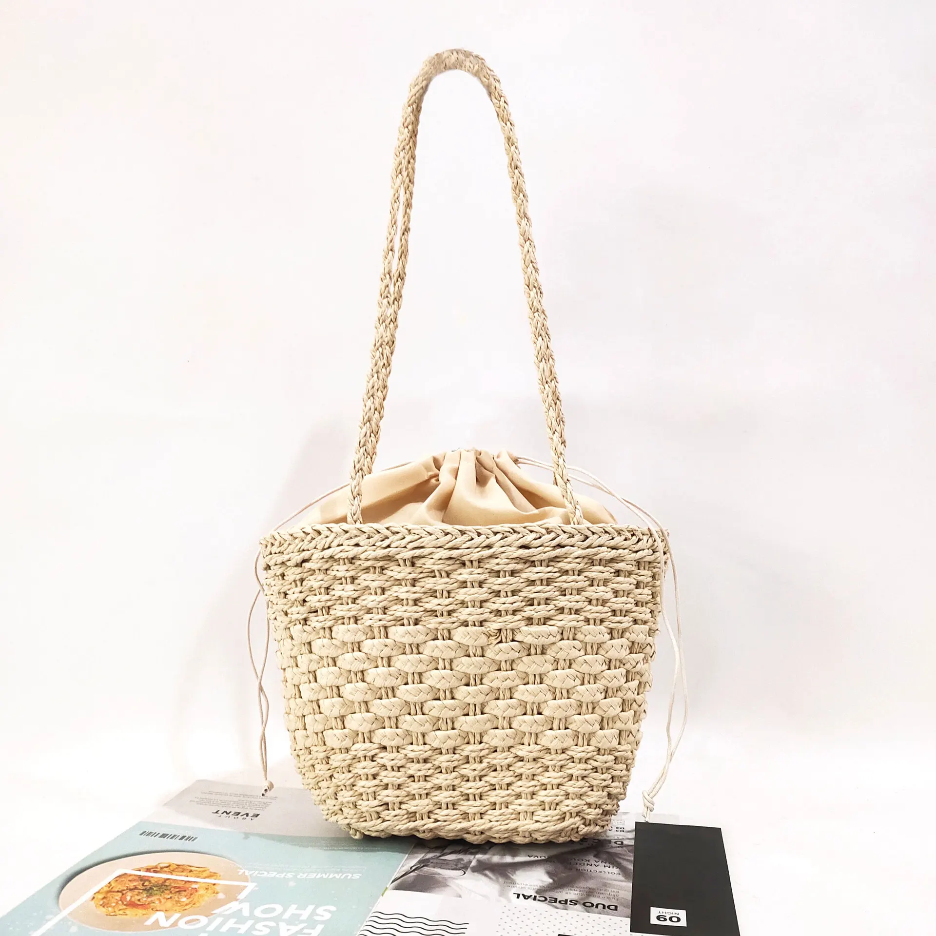 INS Rattan Straw Crossbody Bag Ladies Handwoven Crossbody Purse Summer Seaside Beach Vacation Casual Bag