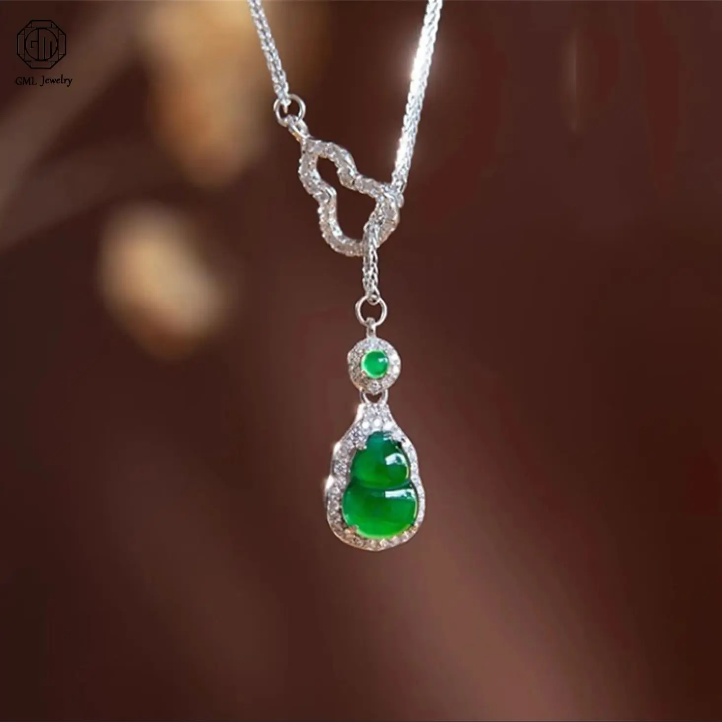 

Высококачественный натуральный жадеитовый кулон-горлянка типа А, ярко-зеленый, в серебряной оправе 925 пробы, модный комплект с цепочкой для женщин