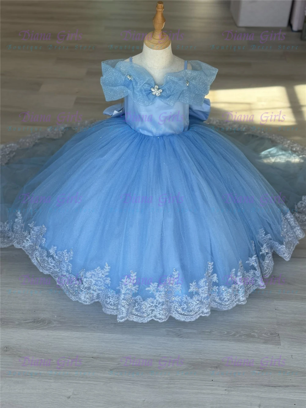 Gorgeous Sky Blue Tulle Fluffy Quality Flower Girl Dress for Evening Gowns Little Princess Birthday Party Ball Customised Gowns