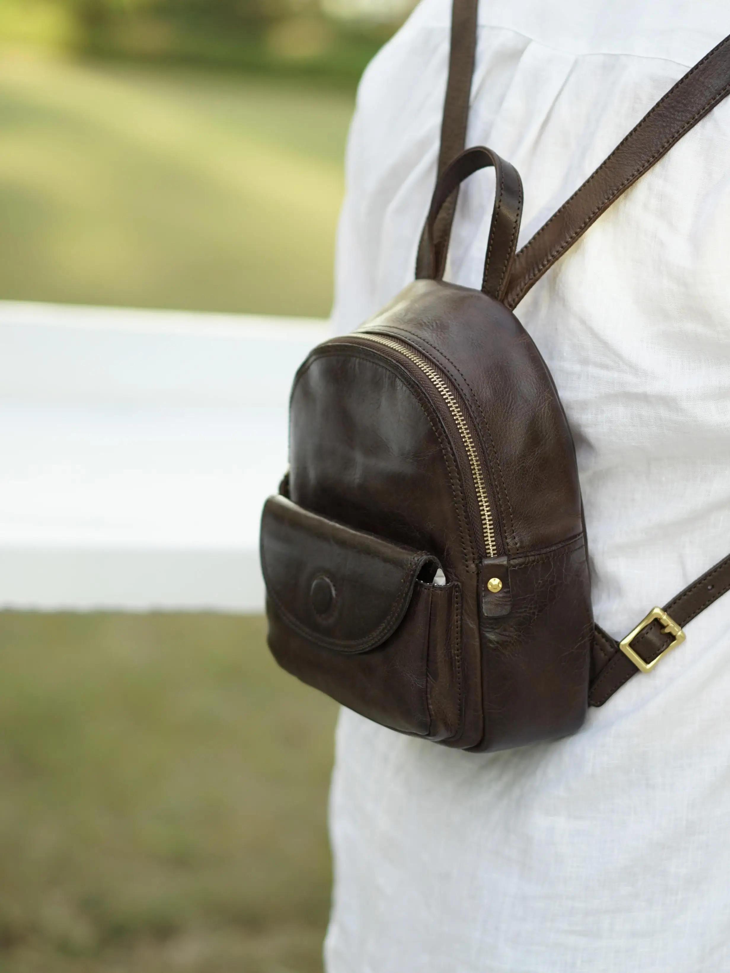 

PNDME simple vintage high quality first layer cowhide women's small backpack outdoor travel party luxury genuine leather bookbag