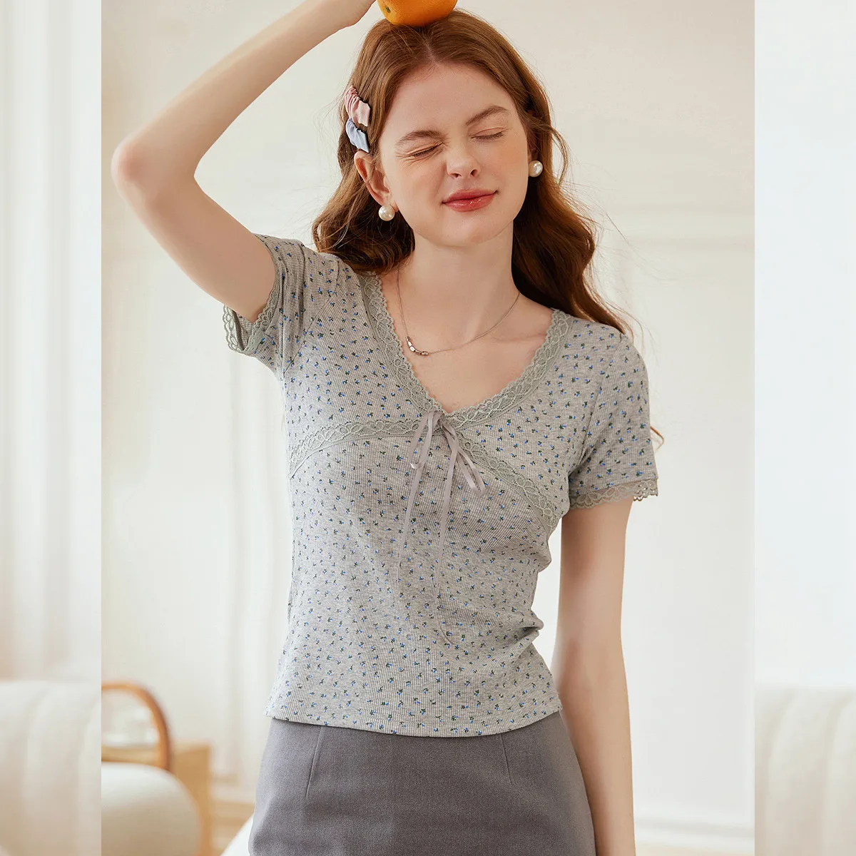 LOUISYAO 2026 Summer Fresh Floral Women's T-Shirt Slim Fit V-Neck Lace Trim Short Sleeve Slight Stretch Knit Casual Top