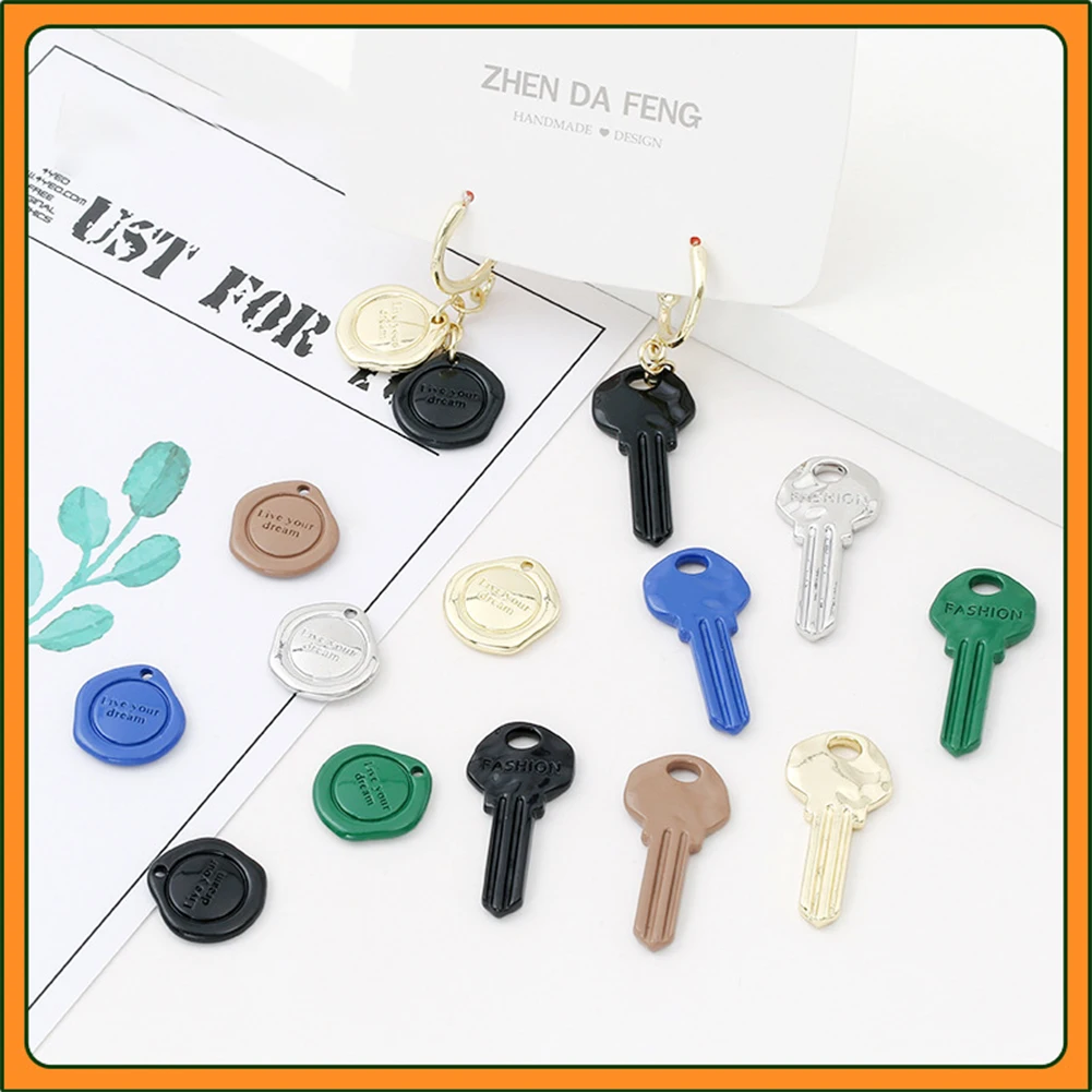 

10pcs DIY Jewelry Accessories Wholesale Alloy Spray Paint Simple Key Multicolor Cute Brands Pendant Jewelry Material Wholesale