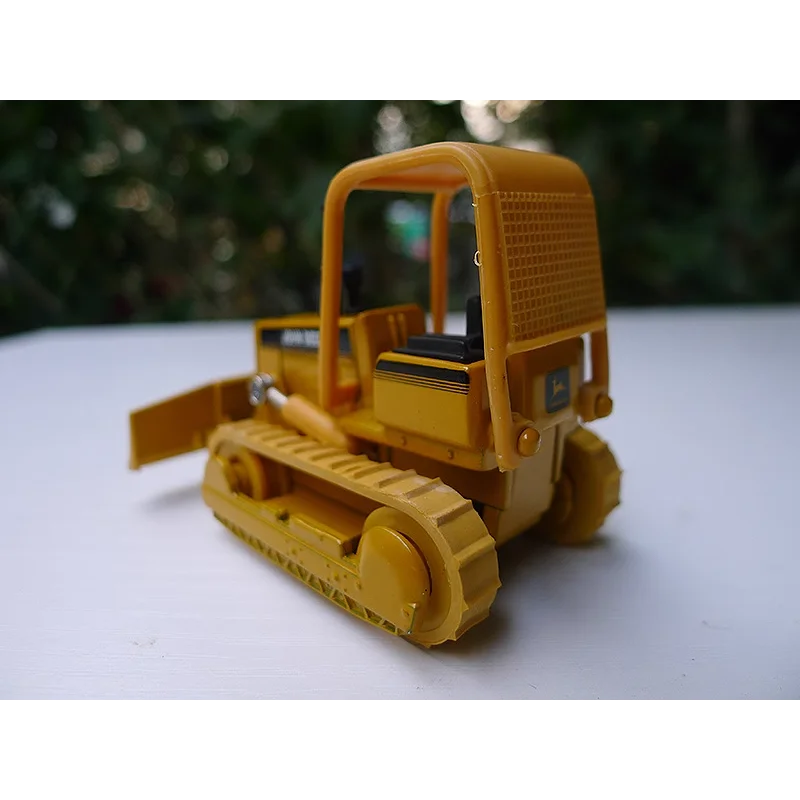 Diecast ERTL 1:64 Scale Bulldozer Alloy Car Model Collectible Toy Gift Souvenir Display Ornament