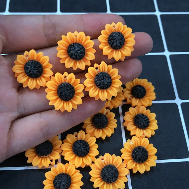 20pcs 18mm Small Yellow Daisies Sunflowers Resin Charms Korean Sweet Flowers Pendant For Earring Bracelet Diy Jewelry Making