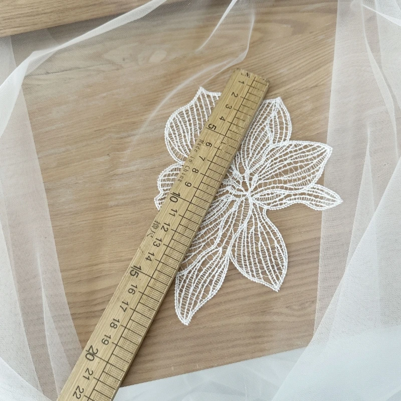 20 Stück. Spitzenblumen-Applikation mit Lochmuster, Milchseiden-Applikation, Hochzeitsaccessoires, handgemachtes DIY, hohe Qualität, RS4710 – Detail 3