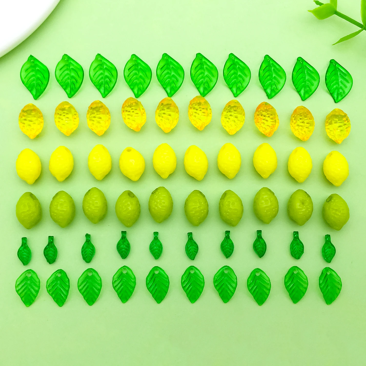 60 uds. De colgantes acrílicos de limón y hojas para pulseras DIY, collares, pendientes, accesorios para hacer joyas