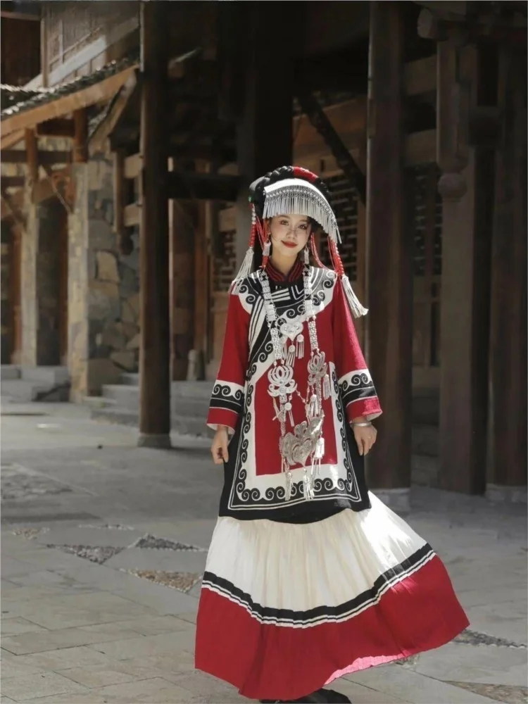 Red bride's wedding dress travel photography set for exotic women's clothing
