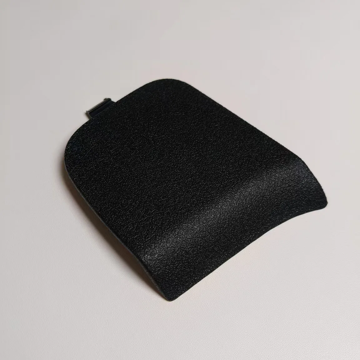 Cocok untuk Jeep Commander Grand Cherokee Sabuk Pengaman Sisi Pengemudi Penutup Jangkar Batu Tulis Gelap 5KD27XDVAA