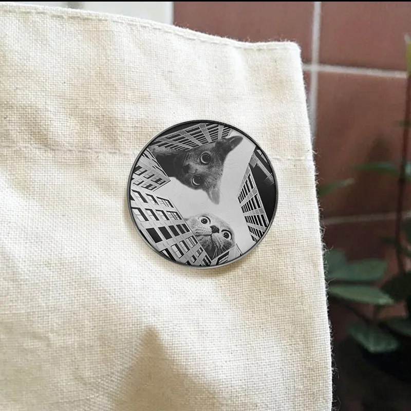 Surreal Giant City Cat UV Printing Badges Niche Aesthetic Funny Giant Animal Art Pins Metal Brooches Jewelry Gift For Friends