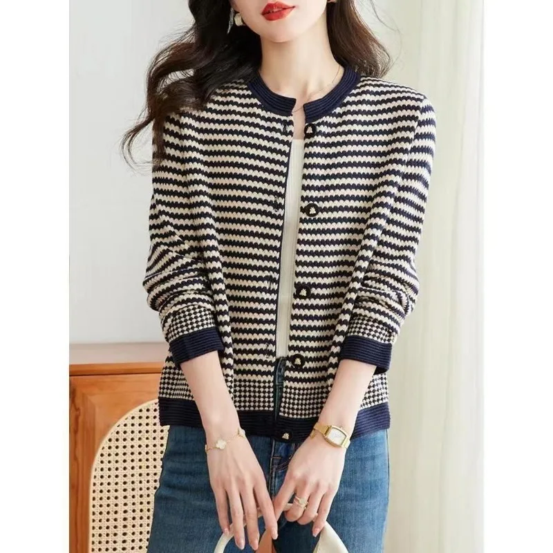 

Autumn Striped Jacket Women's 2025 New High-end Western Loose Casual Knitted Cardigan Versatile Top