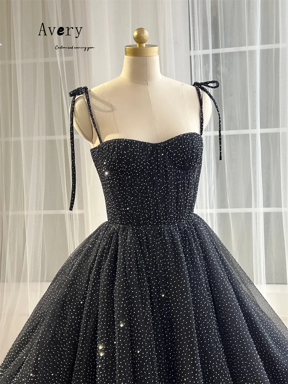 Avery Custom Zwarte A-lijn Off-shoulder Mouwloze Luxe Jurk 2025 Avondjurken 2025 Vrouw Luxe Avondjurk Elegante Jurk